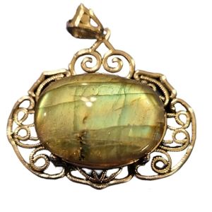 Labradorite pendant with new stainless steel necklace